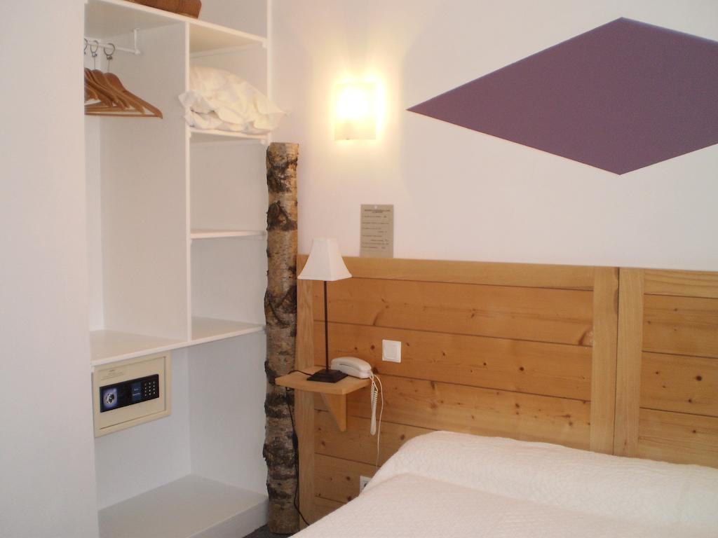 Hotel L Ander Saint-Flour  Zimmer foto