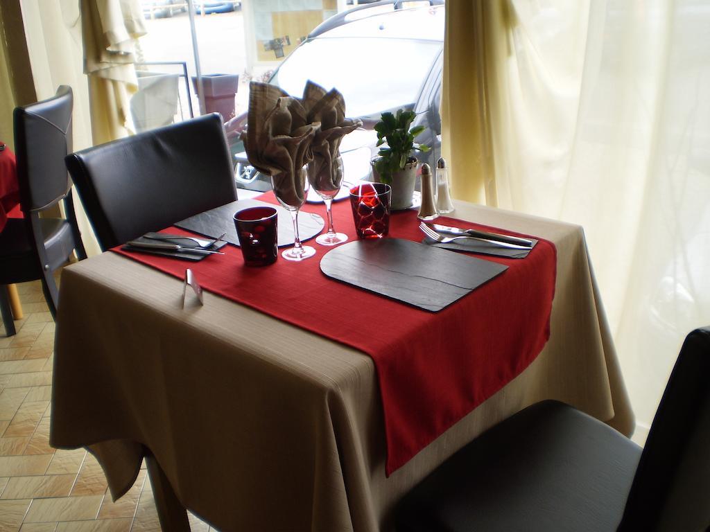 Hotel L Ander Saint-Flour  Zimmer foto