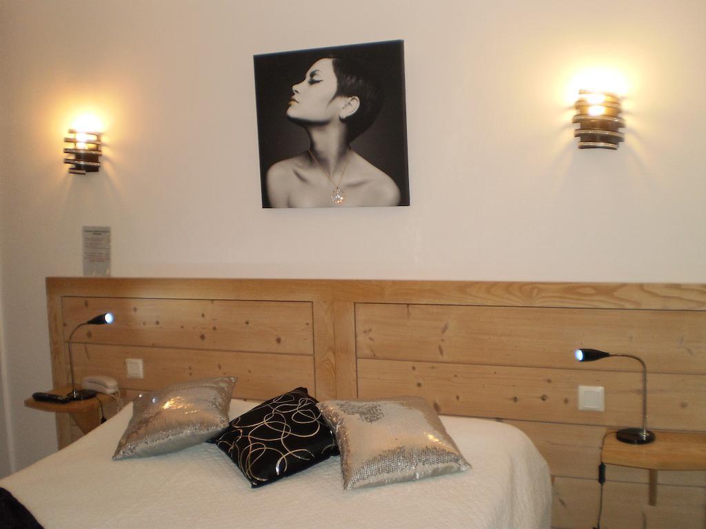 Hotel L Ander Saint-Flour  Zimmer foto